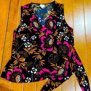 A new day wrap top. Excellent condition. Size small.